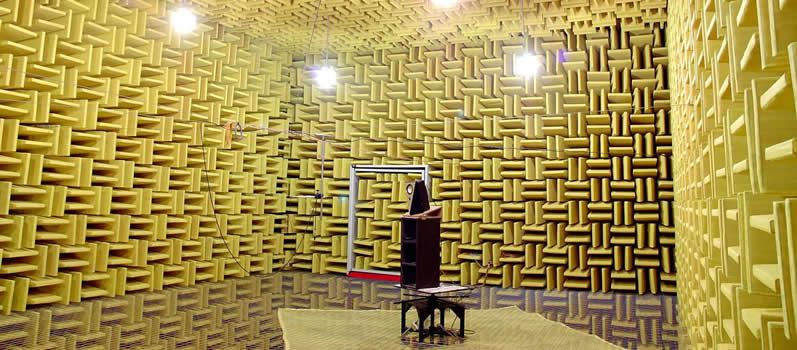 隔音室；聽(tīng)音房、防音室；全消聲室、半消聲室、消音室、半消音室、無(wú)響室、消音房、消聲房、防聲室、防音室、隔音罩；